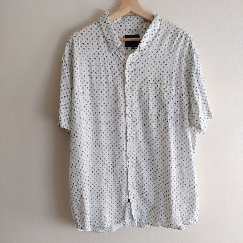 Rails Mens Carson Shirt XXL in Bleu Fleurs White and Blue Linen Blend Button Up